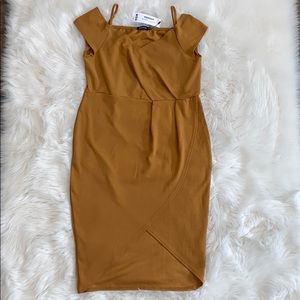 Boohoo plus dress NWT